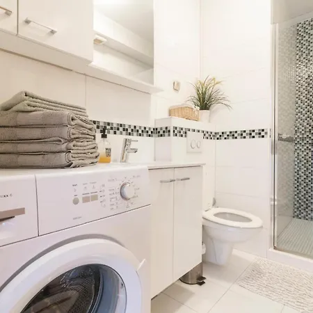Apartament 841 *