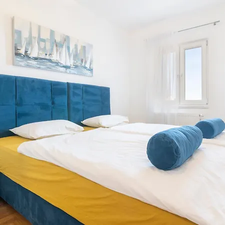 841 Apartament *